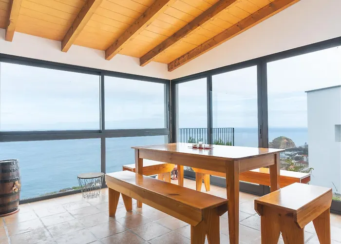 Casa Das Escaleiras By Atlantic Holiday